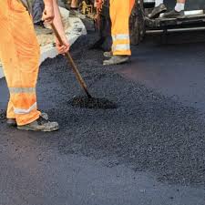 Best Asphalt Driveway Installation  in Choudrant, LA